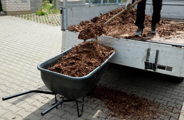 Bulk Mulch Delivery in Saint Charles