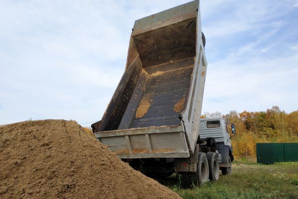 Topsoil Delivery in Saint Charles