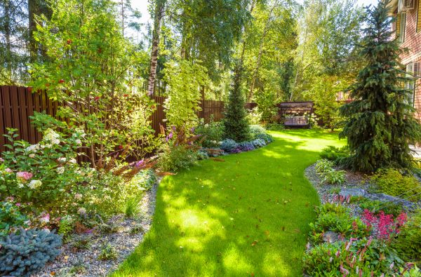 Monthly Garden Maintenance in Saint Charles