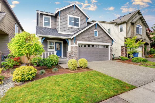 Curb Appeal Landscaping in Saint Charles