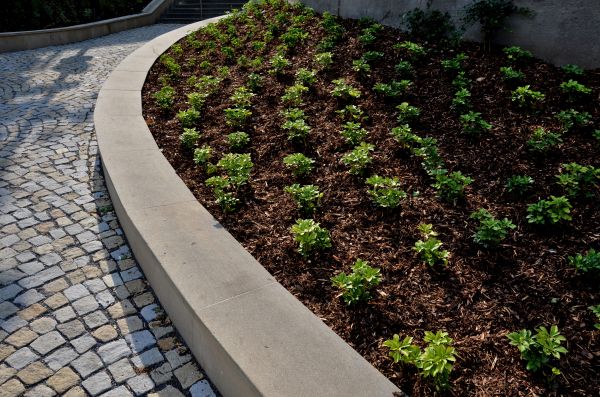 Commercial Mulching in Saint Charles